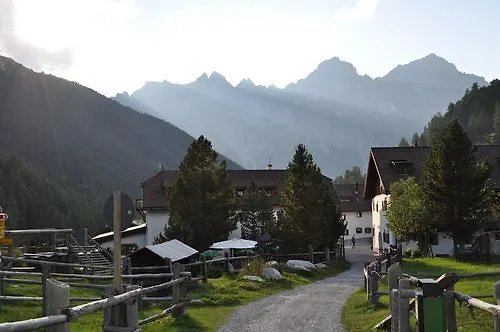 Alpengasthof Crusch Alba Ed Alvetern, S-charl, Engiadina